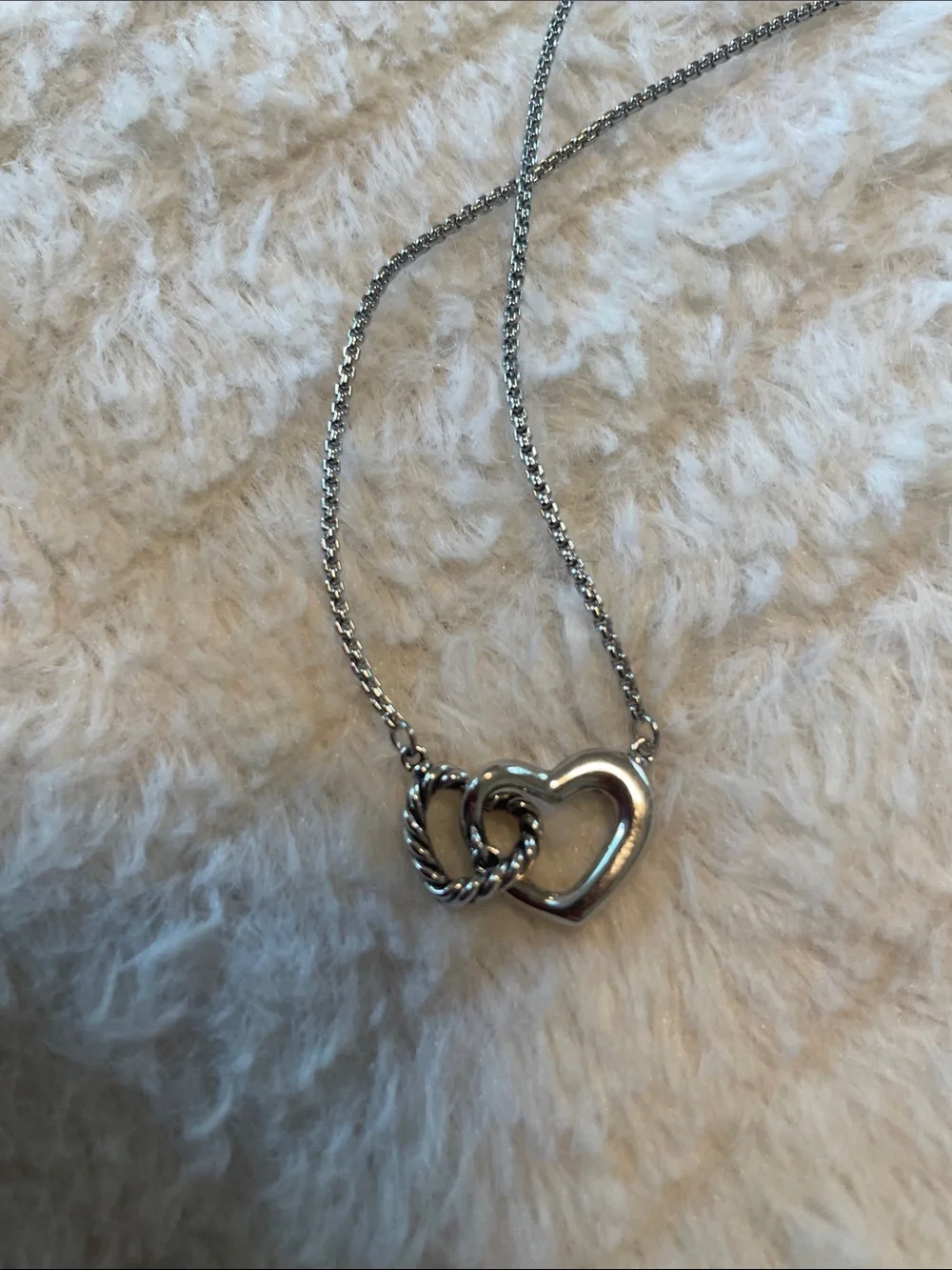 David Yurman Two Interlocking Heart Necklace in Silver and Gold - Picture 8 of 9